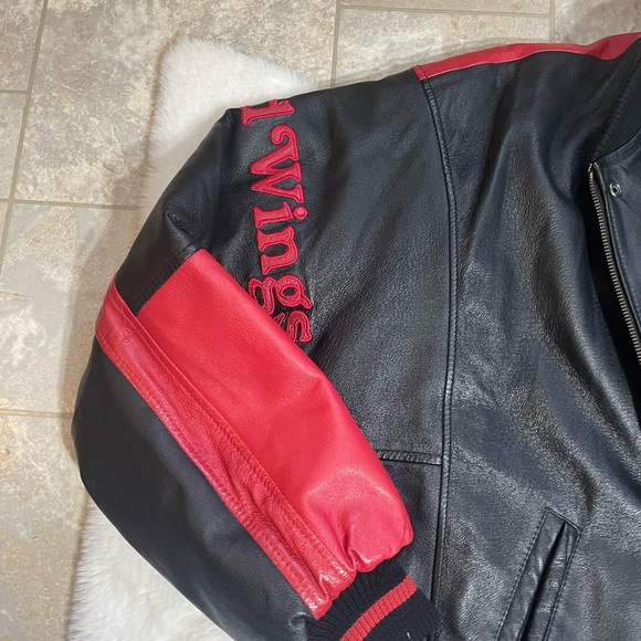 Jacket - Picture 4 of 7